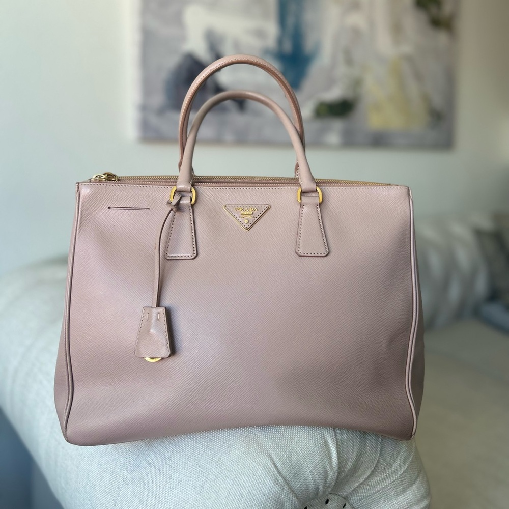 Prada Galleria Saffiano Lux Tote Bag in pale pink